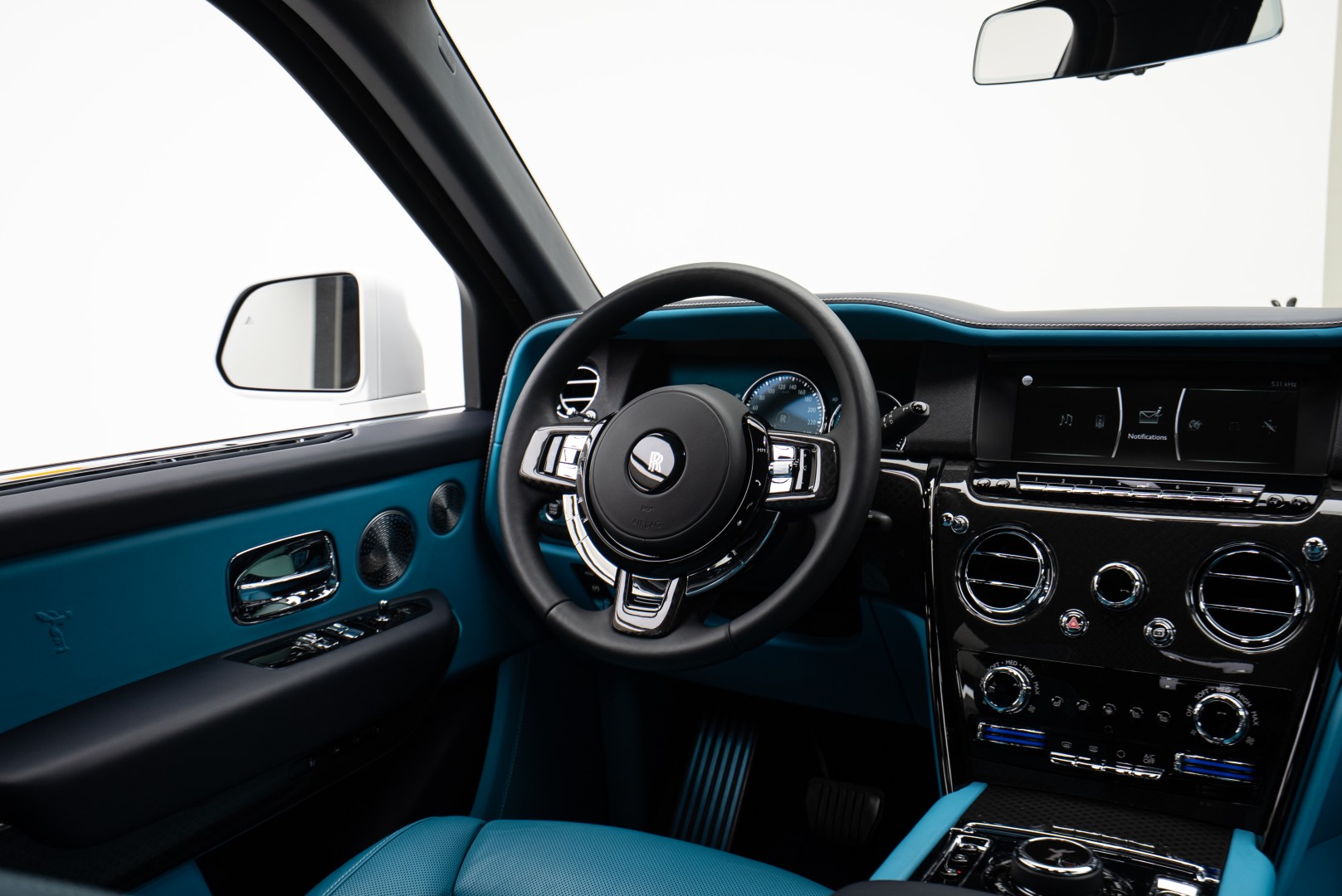 2023 ROLLS ROYCE CULLINAN BLACK BADGE WARRANTY AND SERVICE.